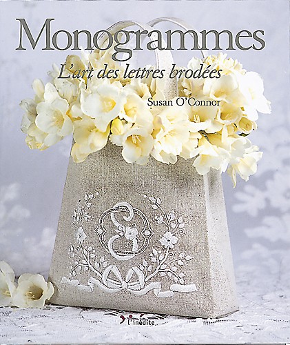 Monogrammes : l'art des lettres brodées
